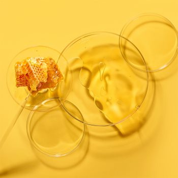 FOREO Farm to Face Sheet Mask Manuka Honey Masca hidratanta cu efect revitalizant sub forma de foaie - imagine 3